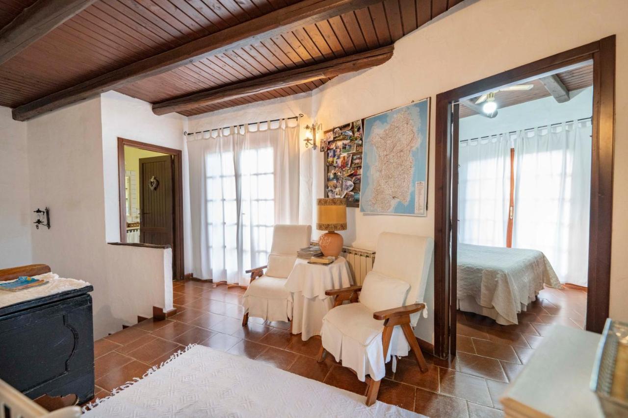 Sa Domu Sarda Suites - Bed & Breakfast Porto Columbu - Perd'E Sali Exterior foto